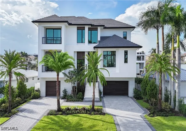 2nd image of 141 Channel Dr, Naples, FL 34108 | MLS# 226028092