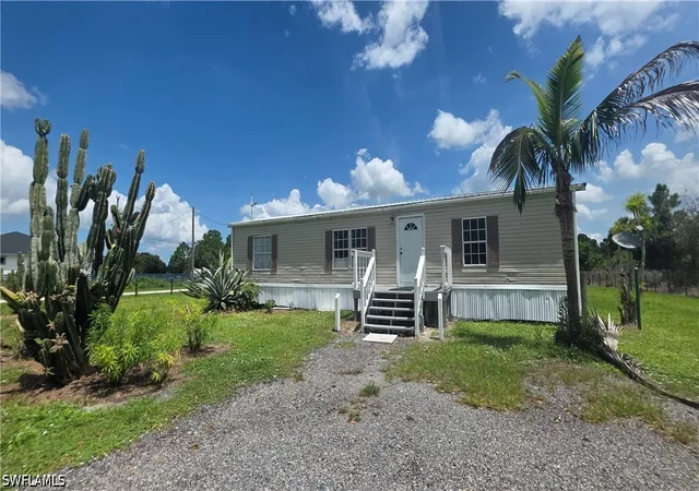 2nd image of 451 Bald Cypress Ave, Clewiston, FL 33440 | MLS# 226027578