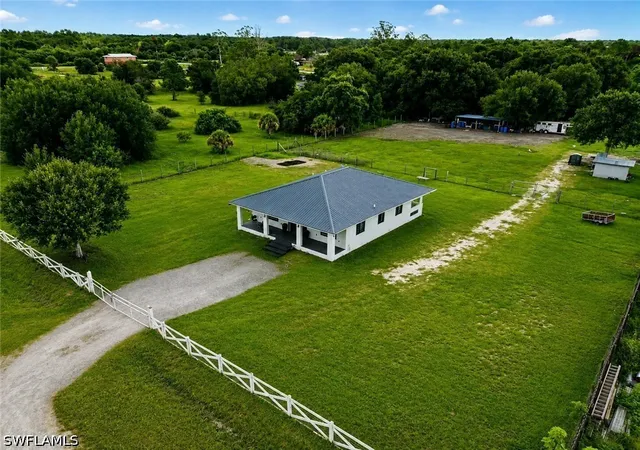 3rd image of 525 N Granja Ave, Clewiston, FL 33440 | MLS# 226025251