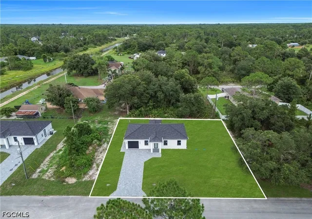 2nd image of 1718 Hibiscus Ave, Lehigh Acres, FL 33972 | MLS# 2026032785