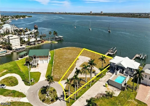 4th image of 655 Matanzas Ct, Fort Myers Beach, FL 33931 | MLS# 2026032829