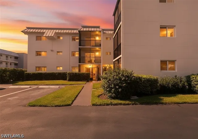 2nd image of 766 Central Ave, Naples, FL 34102