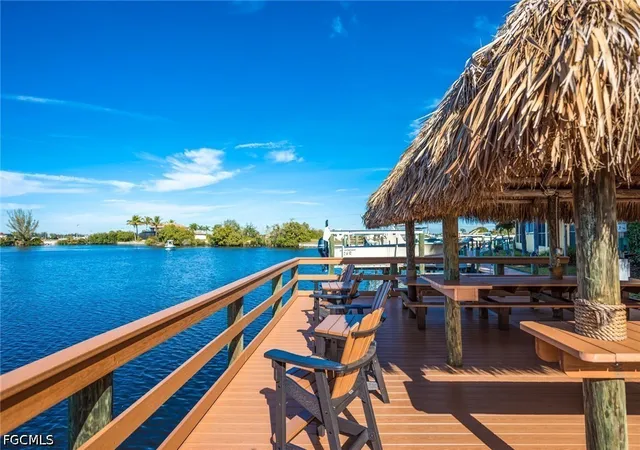 5th image of 175 Shadroe Cvs Cir, CAPE CORAL, FL 33991