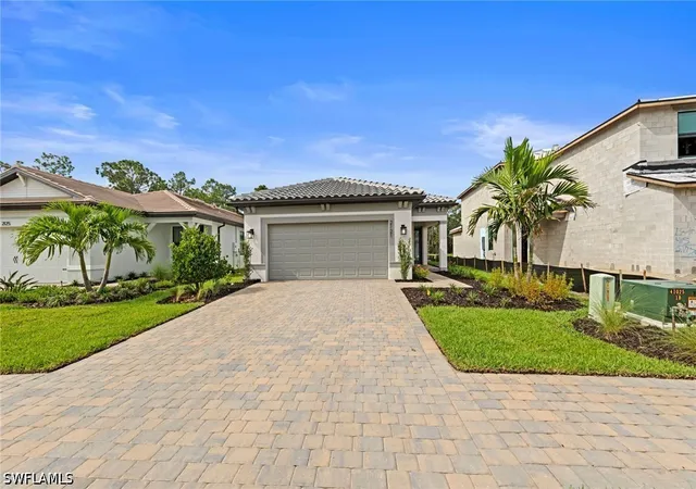 Photo 2 of Sale Pending at 2121 Seville Ln, Naples, FL 34120 | MLS# 226028222 | Listing updated on 2026-10-06