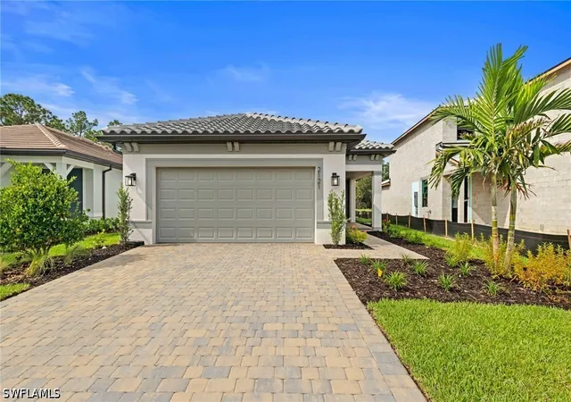 Photo 3 of Sale Pending at 2121 Seville Ln, Naples, FL 34120 | MLS# 226028222 | Listing updated on 2026-10-06