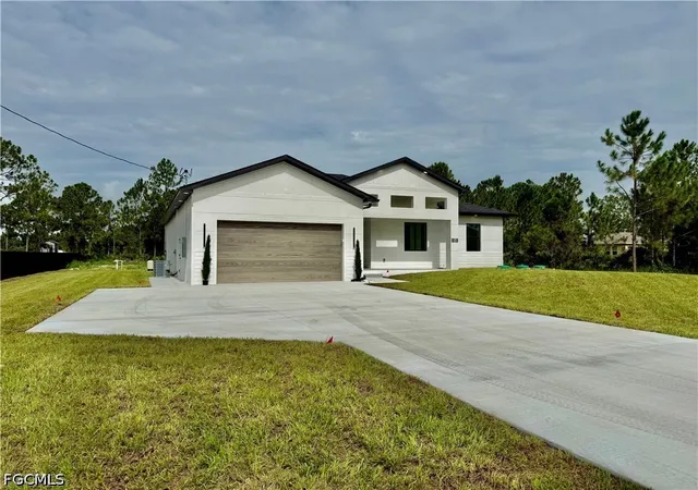 2nd image of 919 Hibiscus Ave, Lehigh Acres, FL 33972 | MLS# 2026032918