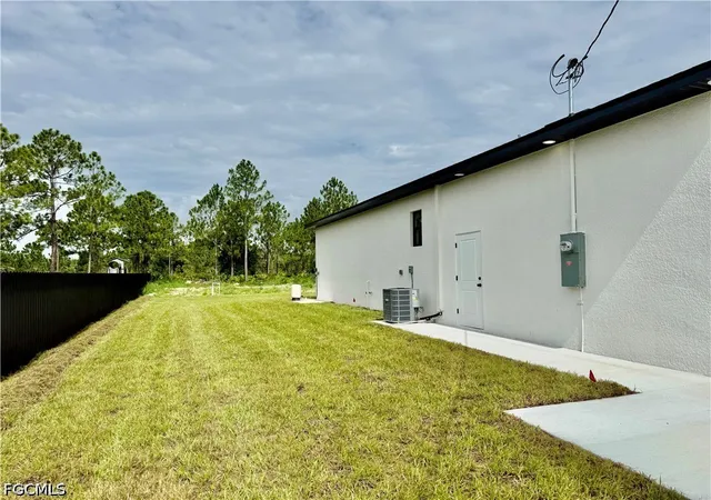 43rd image of 919 Hibiscus Ave, Lehigh Acres, FL 33972 | MLS# 2026032918