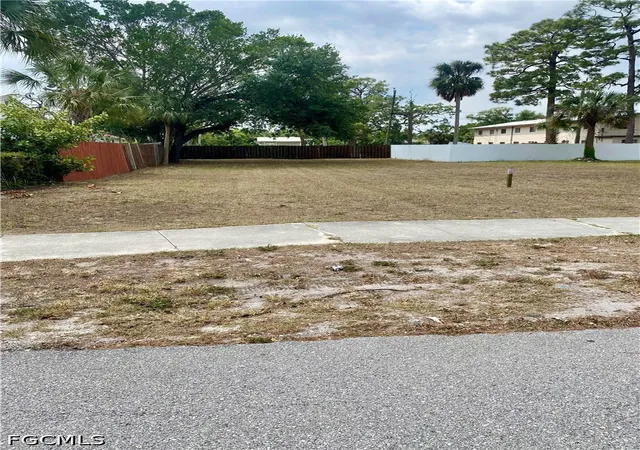 Land for sale at 2318 Katherine St, Fort Myers, FL 33901 | MLS# 2026032943