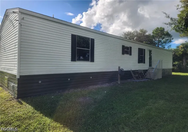 3rd image of 330 N Cabbage Palm St, Clewiston, FL 33440 | MLS# 2026032990
