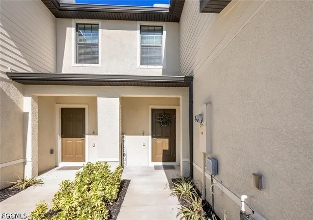 Photo 3 of Townhouse for sale at 14195 Oviedo Pl, Fort Myers, FL 33905 | MLS# 2026032995 | Listing updated on 2026-08-04