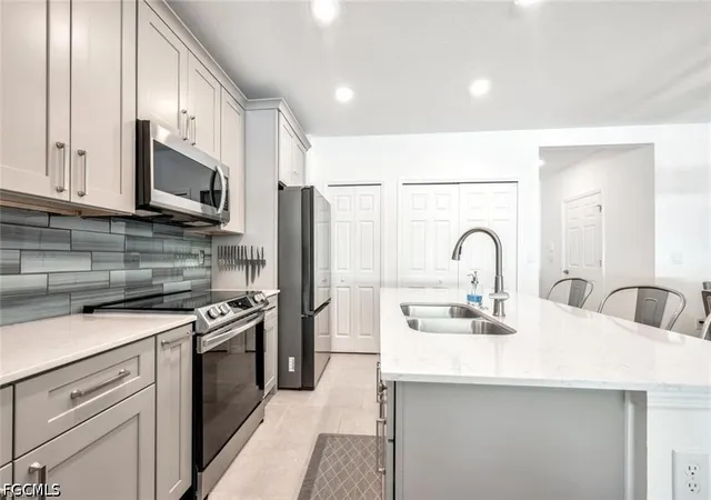Photo 4 of Townhouse for sale at 14195 Oviedo Pl, Fort Myers, FL 33905 | MLS# 2026032995 | Listing updated on 2026-08-04