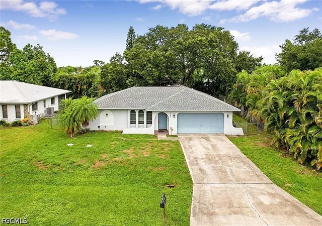 Photo 2 of Sale Pending at 17404 Homewood Rd, Fort Myers, FL 33967 | MLS# 2026033005 | Listing updated on 2026-08-12