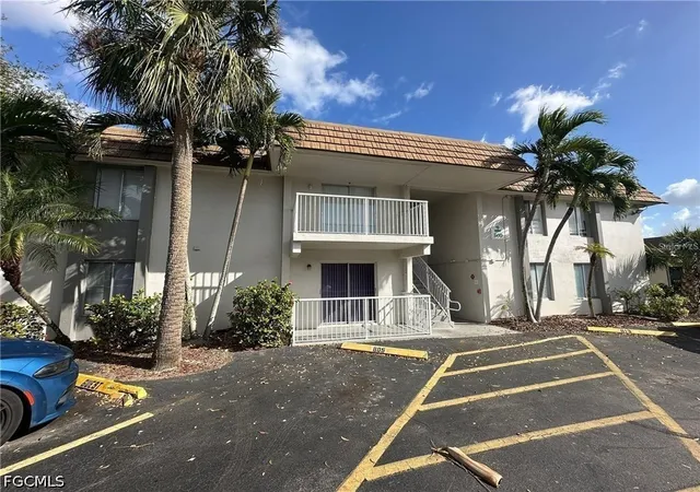 4th image of 1830 Maravilla Ave #106, Fort Myers, FL 33901 | MLS# 2026033009