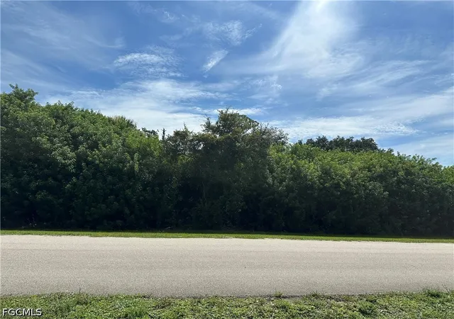 Photo 2 of Land for sale at 18430 River Ests Ln, Alva, FL 33920 | MLS# 2026033010 | Listing updated on 2026-08-06