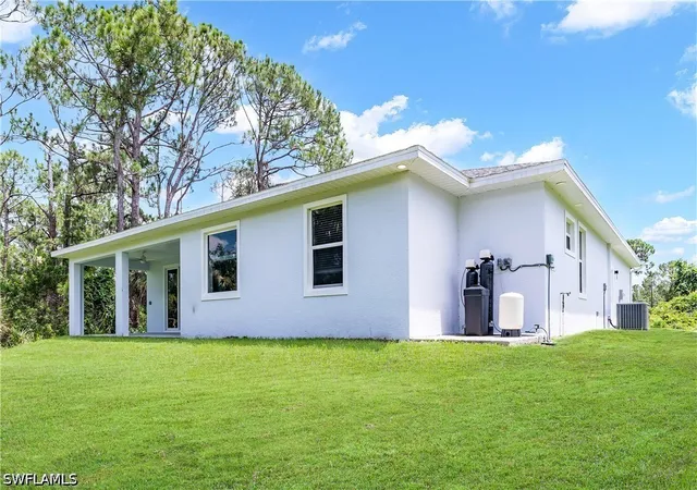 4th image of 578 Woodview Dr, Lehigh Acres, FL 33972 | MLS# 226028299