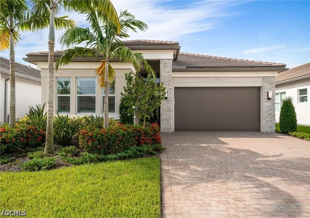 Photo 2 of Sale Pending at 11523 Jacaranda Dr, Naples, FL 34120 | MLS# 2026033014 | Listing updated on 2026-09-01