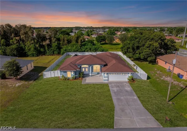 Photo 1 of Single family home for sale at 775 Arundel Cir, Fort Myers, FL 33913 | MLS# 2026033018 | Listing updated on 2026-08-04