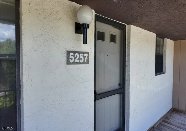 Listing Photo 4 - Condo for sale in building located at 5257 Treetops Dr, Naples, FL 34113 - Unit #X202