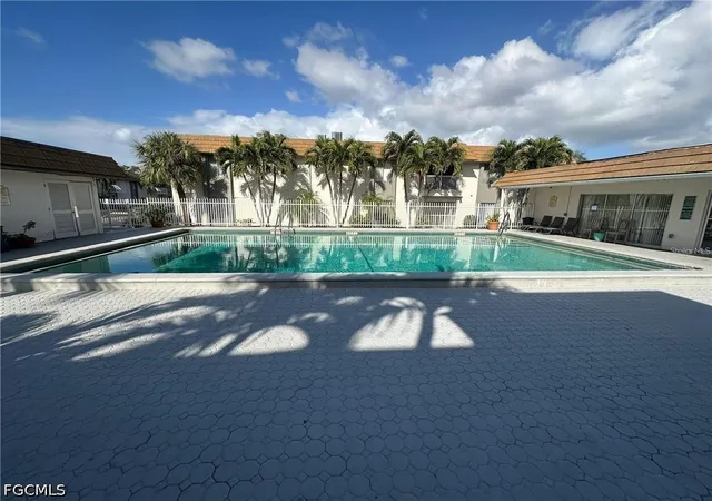 4th image of 1830 Maravilla Ave #303, Fort Myers, FL 33901 | MLS# 2026033048