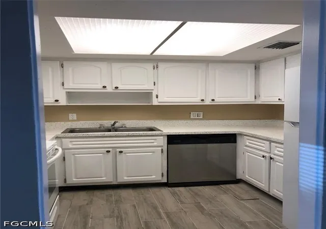 24th image of 1830 Maravilla Ave #416, Fort Myers, FL 33901 | MLS# 2026033051