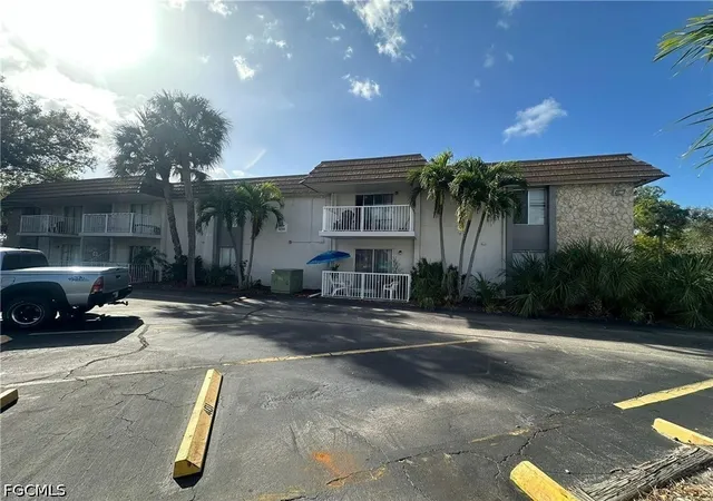 4th image of 1830 Maravilla Ave #416, Fort Myers, FL 33901 | MLS# 2026033051