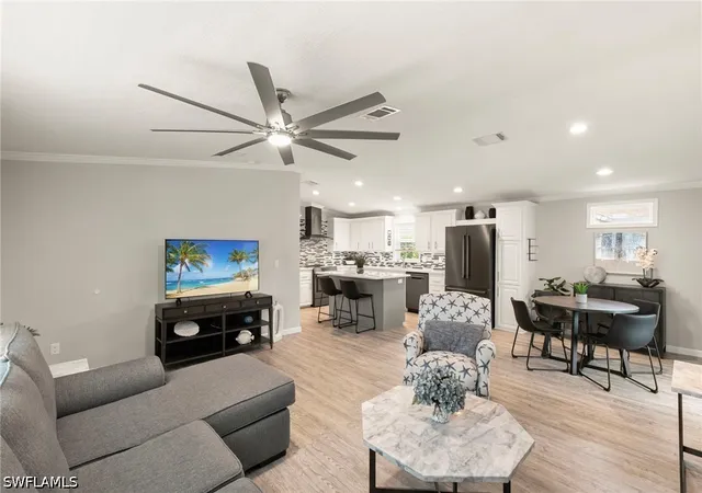 Photo 4 of Sale Pending at 1366 Diamond Lake Cir, Naples, FL 34114 | MLS# 226027447 | Listing updated on 2026-10-01