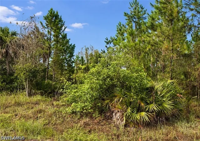 Photo 2 of Sale Pending at 1010 Columbus Ave, Lehigh Acres, FL 33972 | MLS# 226028477 | Listing updated on 2026-08-31