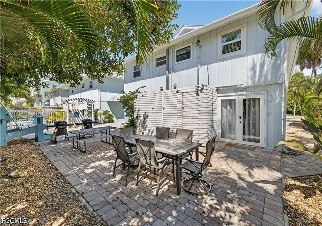 Listing Photo 4 - Condo for sale in building located at 235 Mango St, Fort Myers Beach, FL 33931 - Unit #235,237