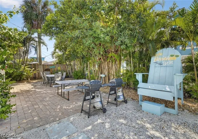 Listing Photo 5 - Condo for sale in building located at 235 Mango St, Fort Myers Beach, FL 33931 - Unit #235,237