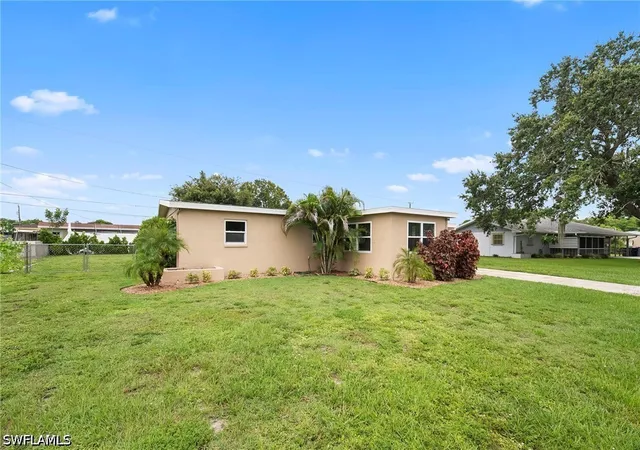 Photo 3 of Single family home for sale at 17 Alabama Rd S, Lehigh Acres, FL 33936 | MLS# 226028242 | Listing updated on 2026-08-06