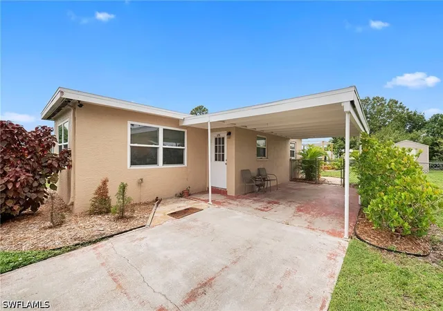 Photo 4 of Single family home for sale at 17 Alabama Rd S, Lehigh Acres, FL 33936 | MLS# 226028242 | Listing updated on 2026-08-06