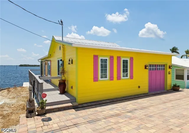 Photo 2 of Single family home for sale at 4819 Pine Is Rd Nw, Matlacha, FL 33993 | MLS# 2026033426 | Listing updated on 2026-08-07