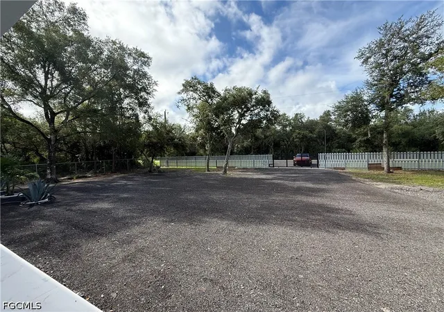 Photo 2 of Sale Pending at 363 Montura Ave, Clewiston, FL 33440 | MLS# 2026033566 | Listing updated on 2026-08-31