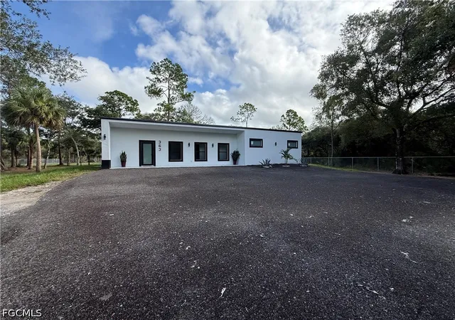 Photo 3 of Single family home for sale at 363 Montura Ave, Clewiston, FL 33440 | MLS# 2026033566 | Listing updated on 2026-09-25