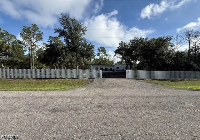 Photo 4 of Single family home for sale at 363 Montura Ave, Clewiston, FL 33440 | MLS# 2026033566 | Listing updated on 2026-09-25