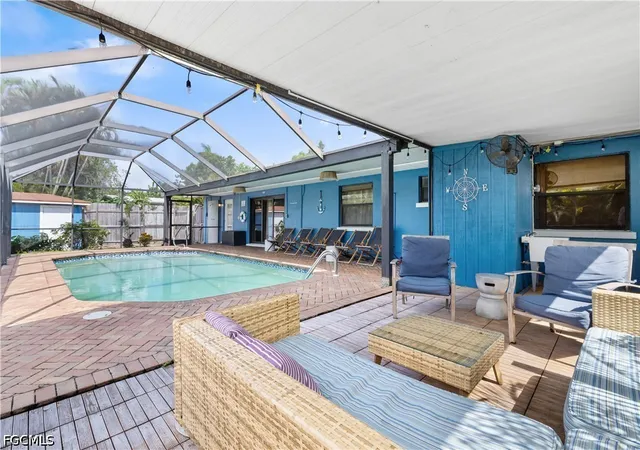 Photo 2 of Single family home for sale at 1930 Oakley Ave, Fort Myers, FL 33901 | MLS# 2026033606 | Listing updated on 2026-08-08
