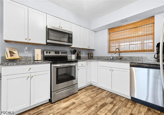 Photo 4 of Single family home for sale at 1930 Oakley Ave, Fort Myers, FL 33901 | MLS# 2026033606 | Listing updated on 2026-08-08
