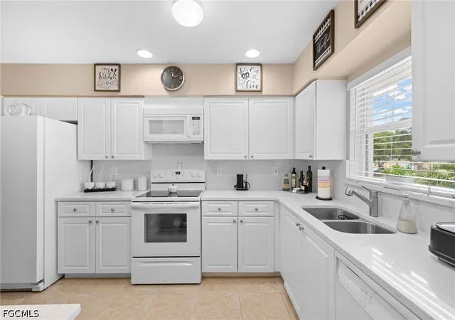 Photo 4 of Condo for sale at 904 SE 13th Street #201, Cape Coral, FL 33990 | MLS# 2026033735 | Listing updated on 2026-08-09