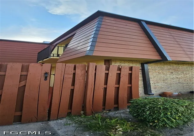 Photo 20 of Townhouse for sale at 1532 Park Meadows Dr #1, Fort Myers, FL 33907 | MLS# 2026033738 | Listing updated on 2026-08-12