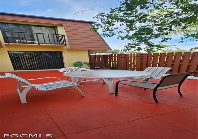 Photo 2 of Townhouse for sale at 1532 Park Meadows Dr #1, Fort Myers, FL 33907 | MLS# 2026033738 | Listing updated on 2026-08-12