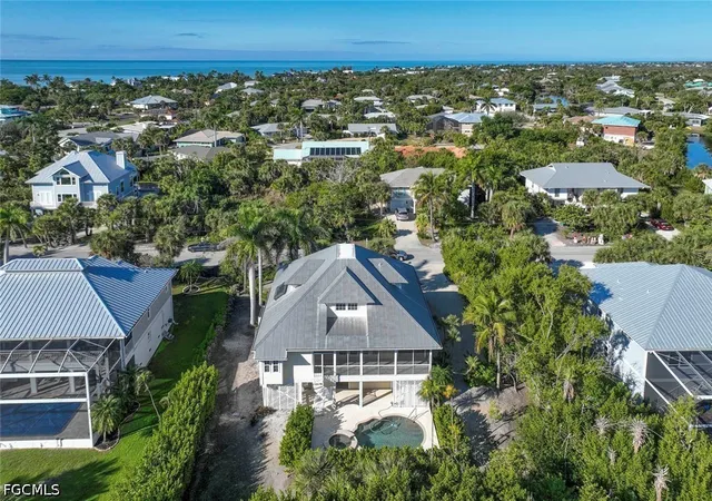 Photo 3 of Single family home for sale at 580 Sea Oats Dr, Sanibel, FL 33957 | MLS# 2026033854 | Listing updated on 2026-08-11