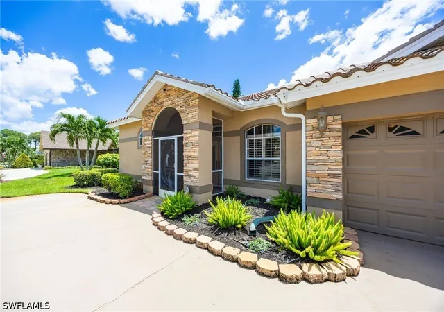 Photo 2 of Single family home for sale at 195 Palmetto Dunes Cir, Naples, FL 34113 | MLS# 226029016 | Listing updated on 2026-09-01