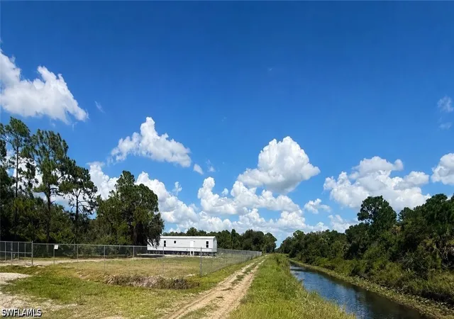 Photo 11 of Manufactured home for sale at 385 S Lindero St, Clewiston, FL 33440 | MLS# 226029071 | Listing updated on 2026-08-11