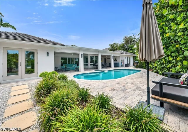Photo 2 of Single family home for sale at 5215 Seashell Ave, Naples, FL 34103 | MLS# 226028278 | Listing updated on 2026-08-31