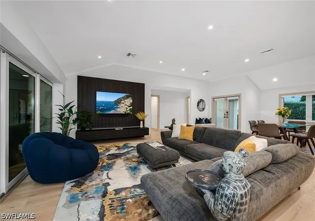 Photo 4 of Single family home for sale at 5215 Seashell Ave, Naples, FL 34103 | MLS# 226028278 | Listing updated on 2026-09-27