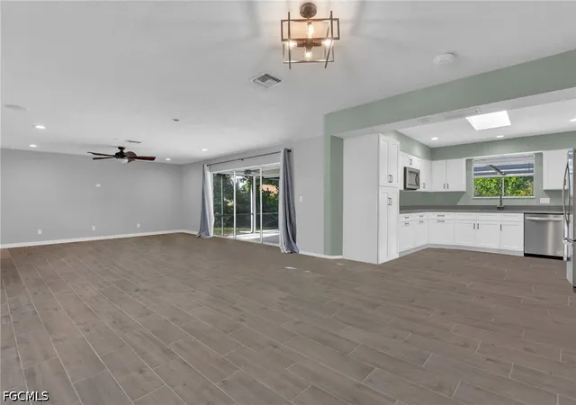 Photo 3 of Sale Pending at 920 Altadena Dr, Fort Myers, FL 33919 | MLS# 2026034156 | Listing updated on 2026-09-01