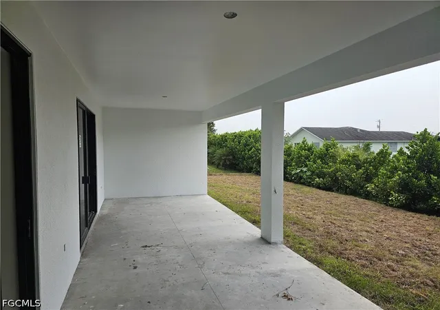 Photo 3 of Single family home for sale at 820 Lystra Ave, Fort Myers, FL 33913 | MLS# 2026034359 | Listing updated on 2026-08-28