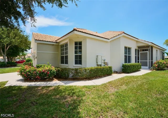 Photo 2 of Townhouse for sale at 8909 Bristol Bnd, Fort Myers, FL 33908 | MLS# 2026034395 | Listing updated on 2026-08-31
