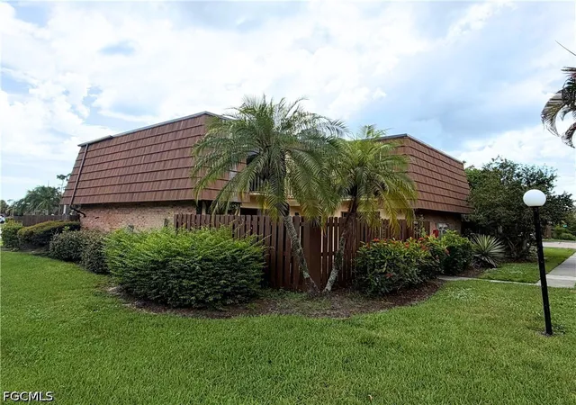 Photo 1 of Sale Pending at 1635 Park Meadows Dr #3, Fort Myers, FL 33907 | MLS# 2026034918 | Listing updated on 2026-09-01