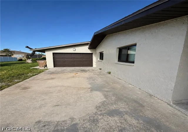 Photo 4 of Single family home for sale at 4233 SW 1st Avenue, Cape Coral, FL 33914 | MLS# 2026035063 | Listing updated on 2026-08-31